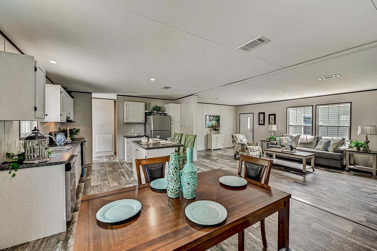 P2856H32P01-Dining-2