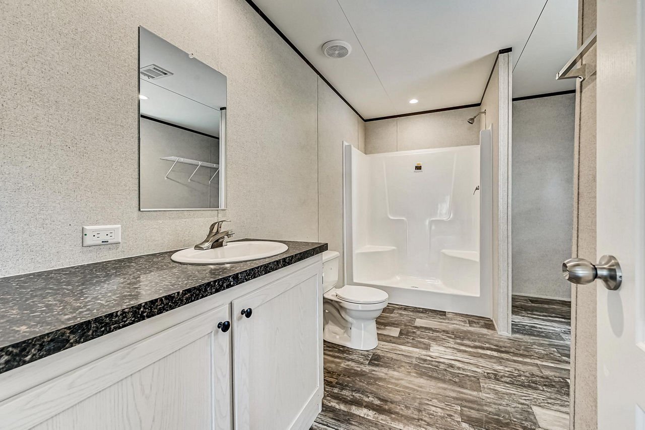 P2856H32P01-Primary-Bath-1