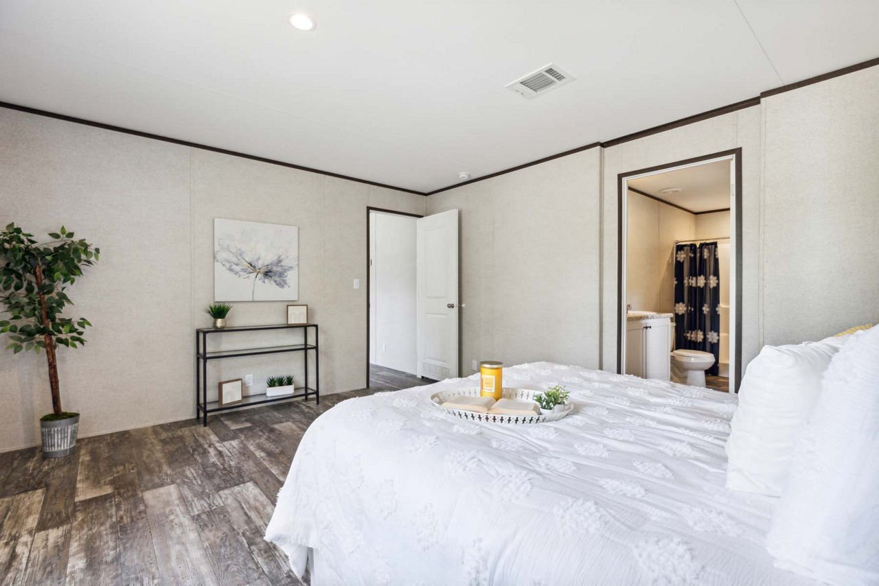 Prime 2856H32P01 Primary Bedroom (3)