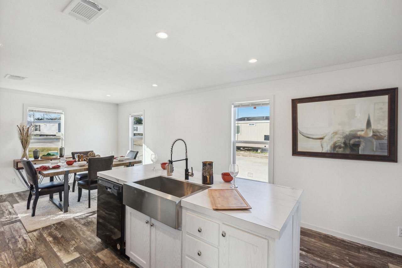 RM2848H-Kitchen-(2)