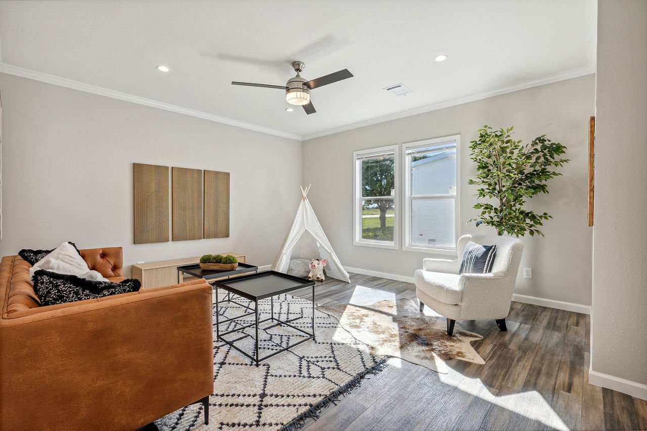 110-innovation-Innovation-3268H-family-room-2