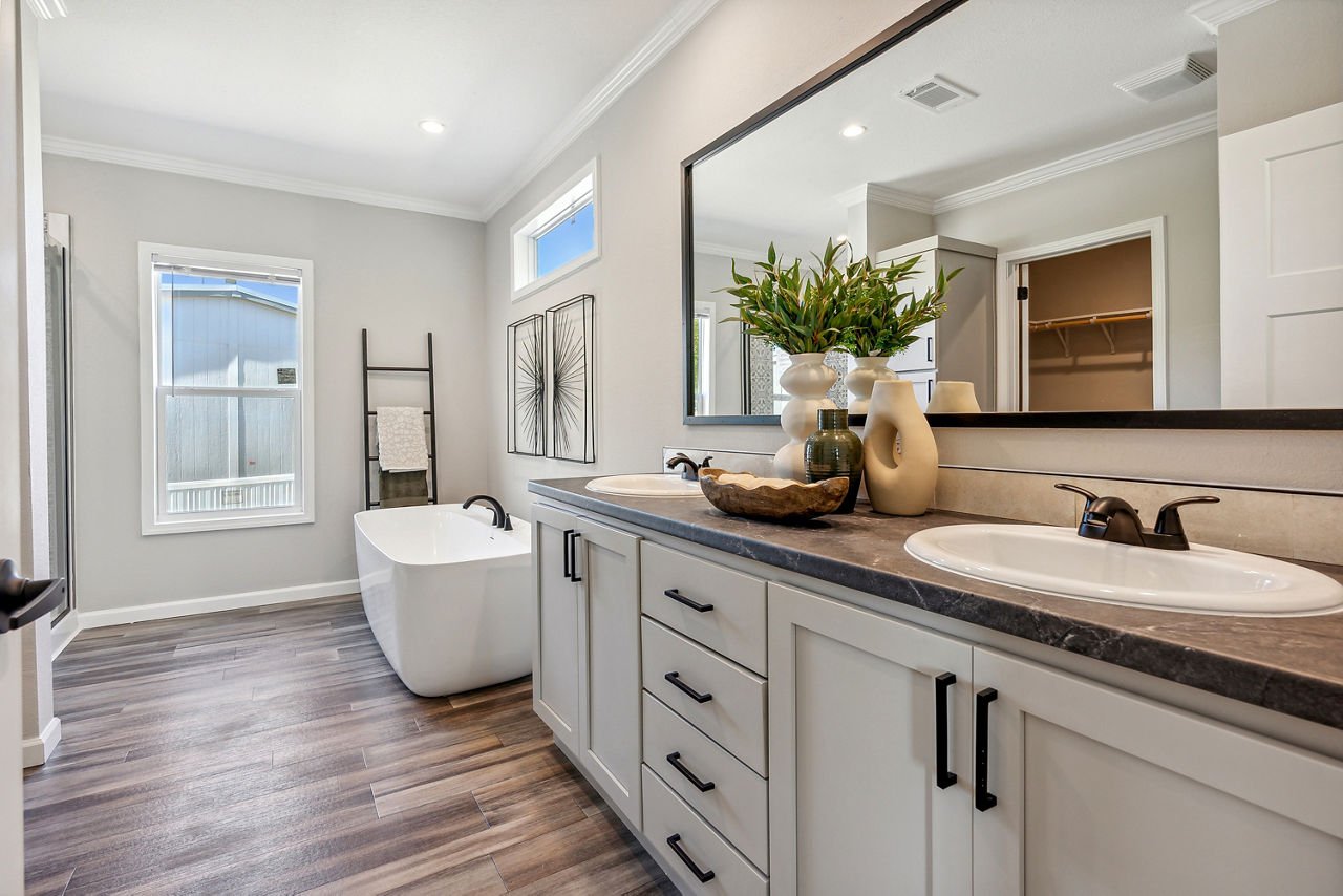 110-innovation-Innovation-3268H-primary-bath-1