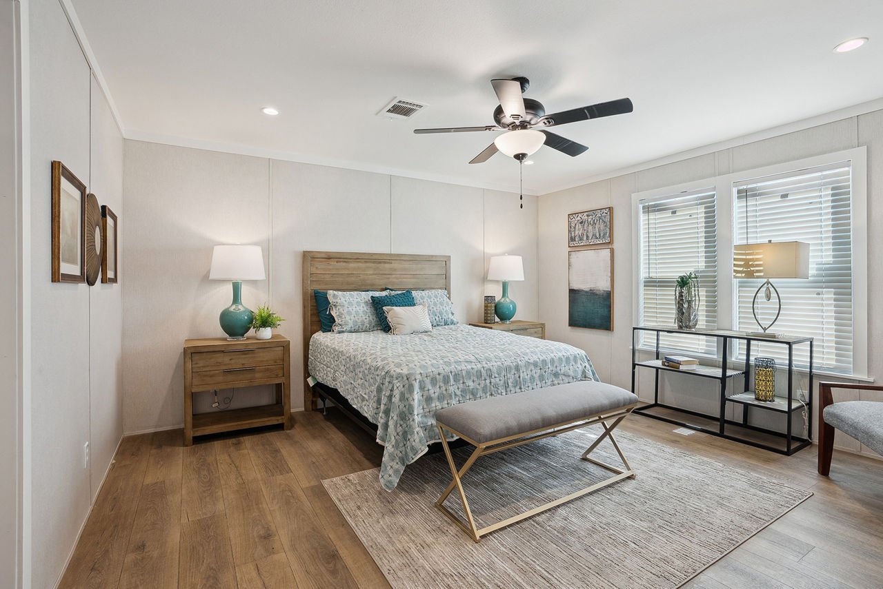 125-homestead-hs3268a-3268h42105-indigo-primary-bedroom-01