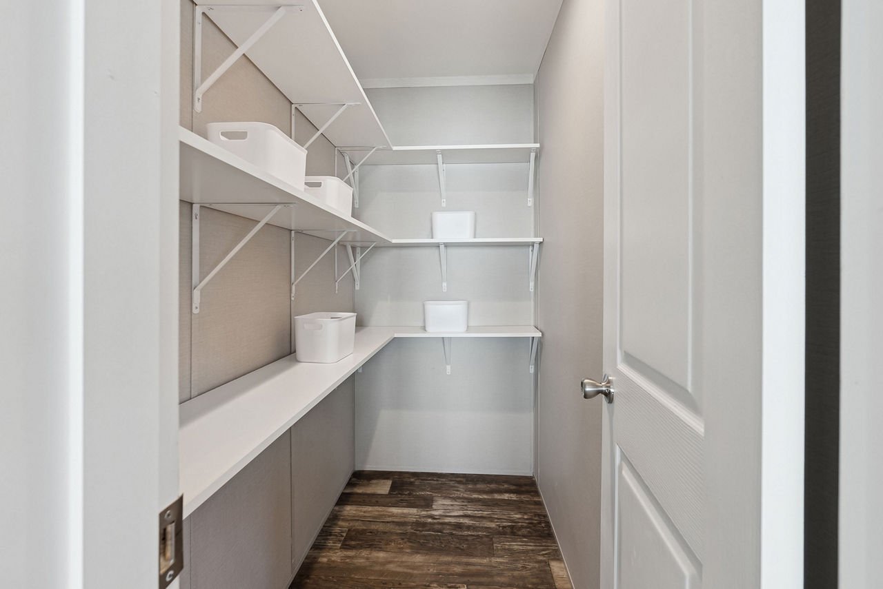 125-homestead-hs3276a-3276h42315-jasmine-walkin-pantry