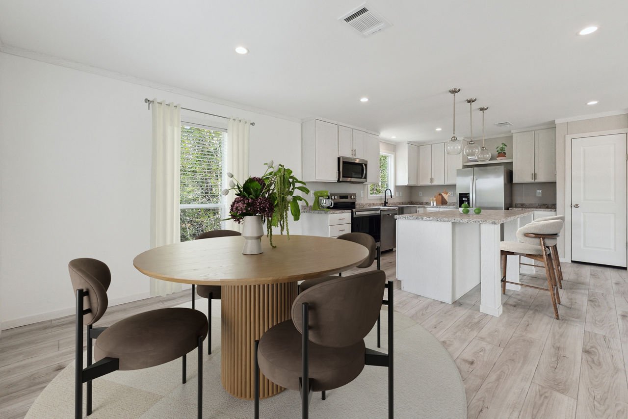 125-new-moon-2860l-dining-area-staged-2