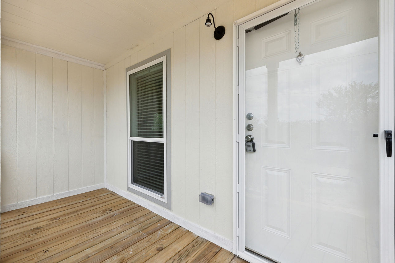 125-new-moon-2860l-exterior-4