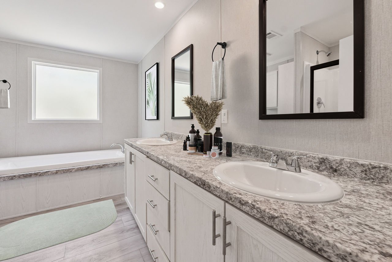 125-new-moon-2860l-primary-bath-staged