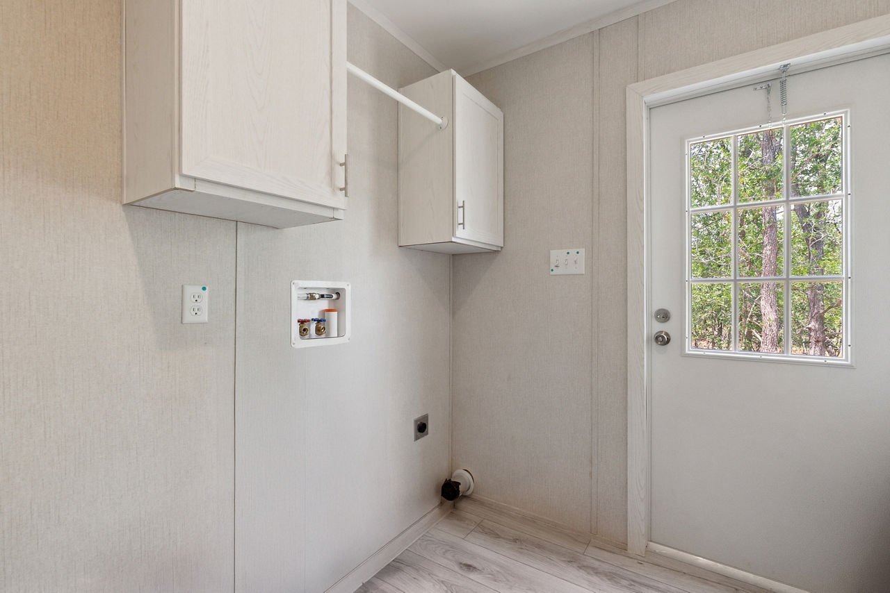 125-new-moon-2860l-utility-room