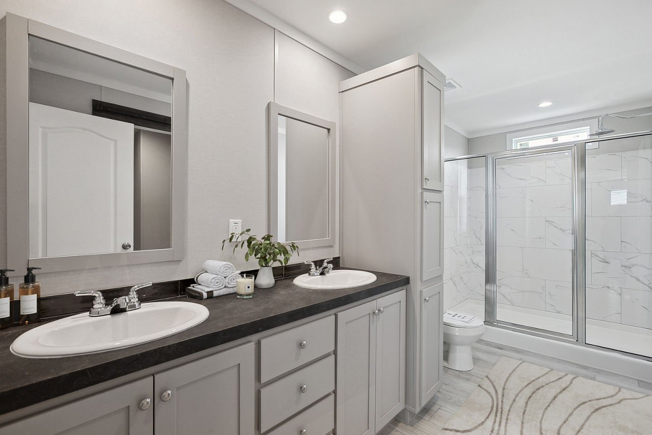 125-new-moon-new-moon-3252a-bathroom-staged