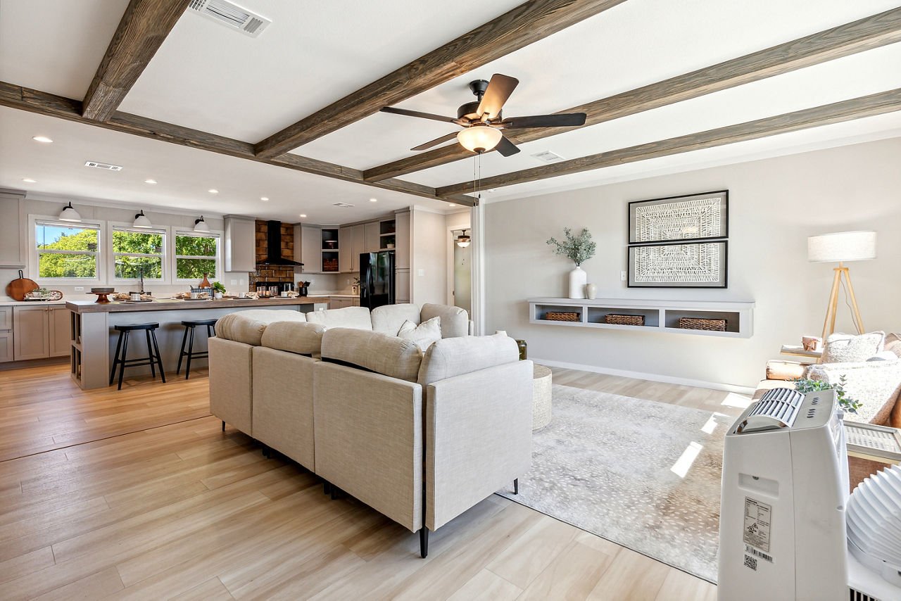 125-new-moon-new-moon-3260a-living-room-4