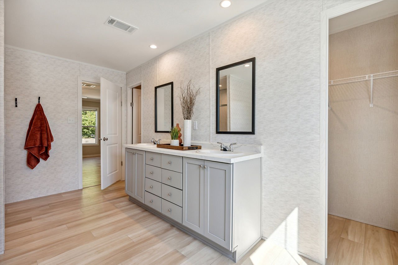 125-new-moon-new-moon-3260a-primary-bath-1