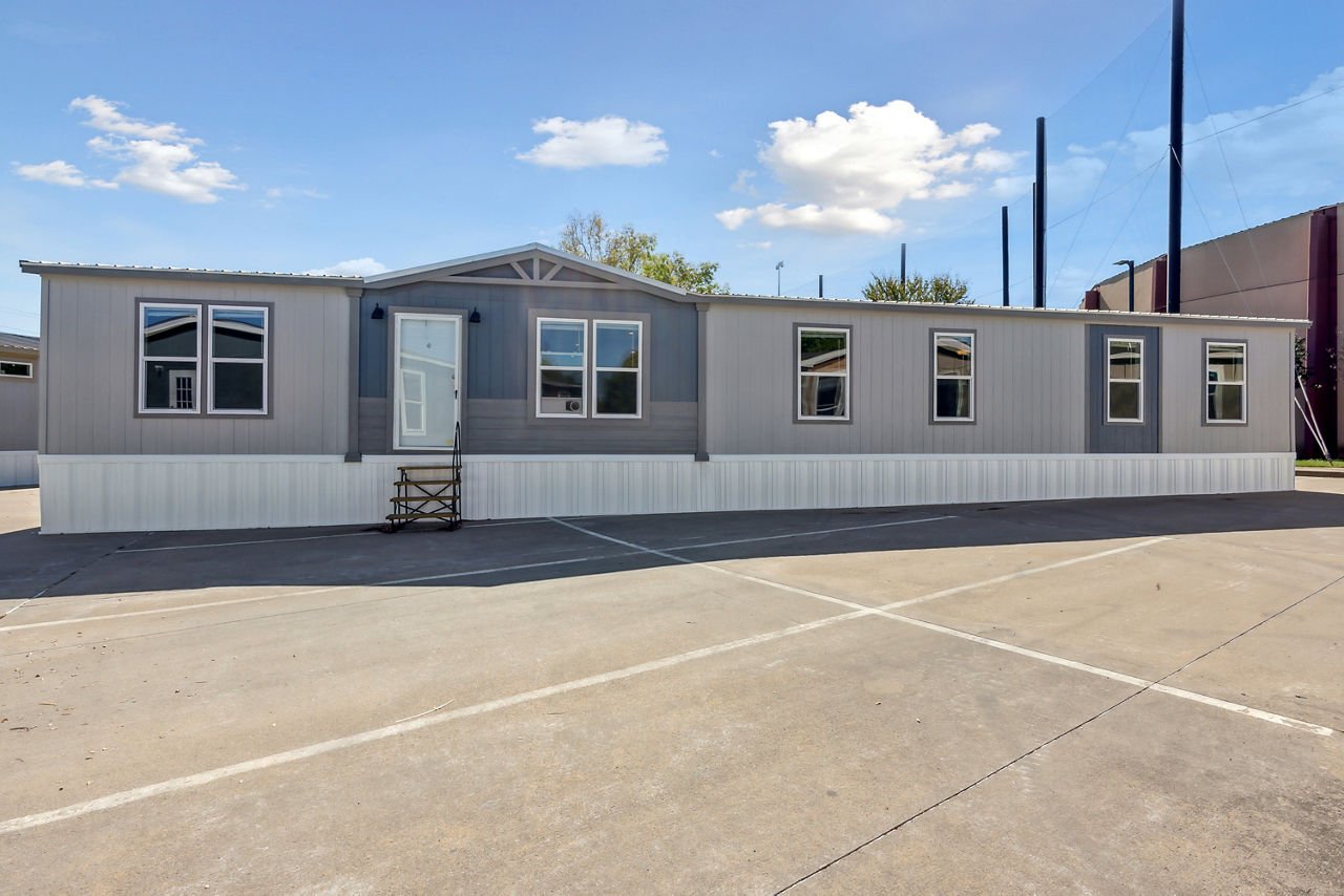 125-sheridan-RM3272A-exterior-1