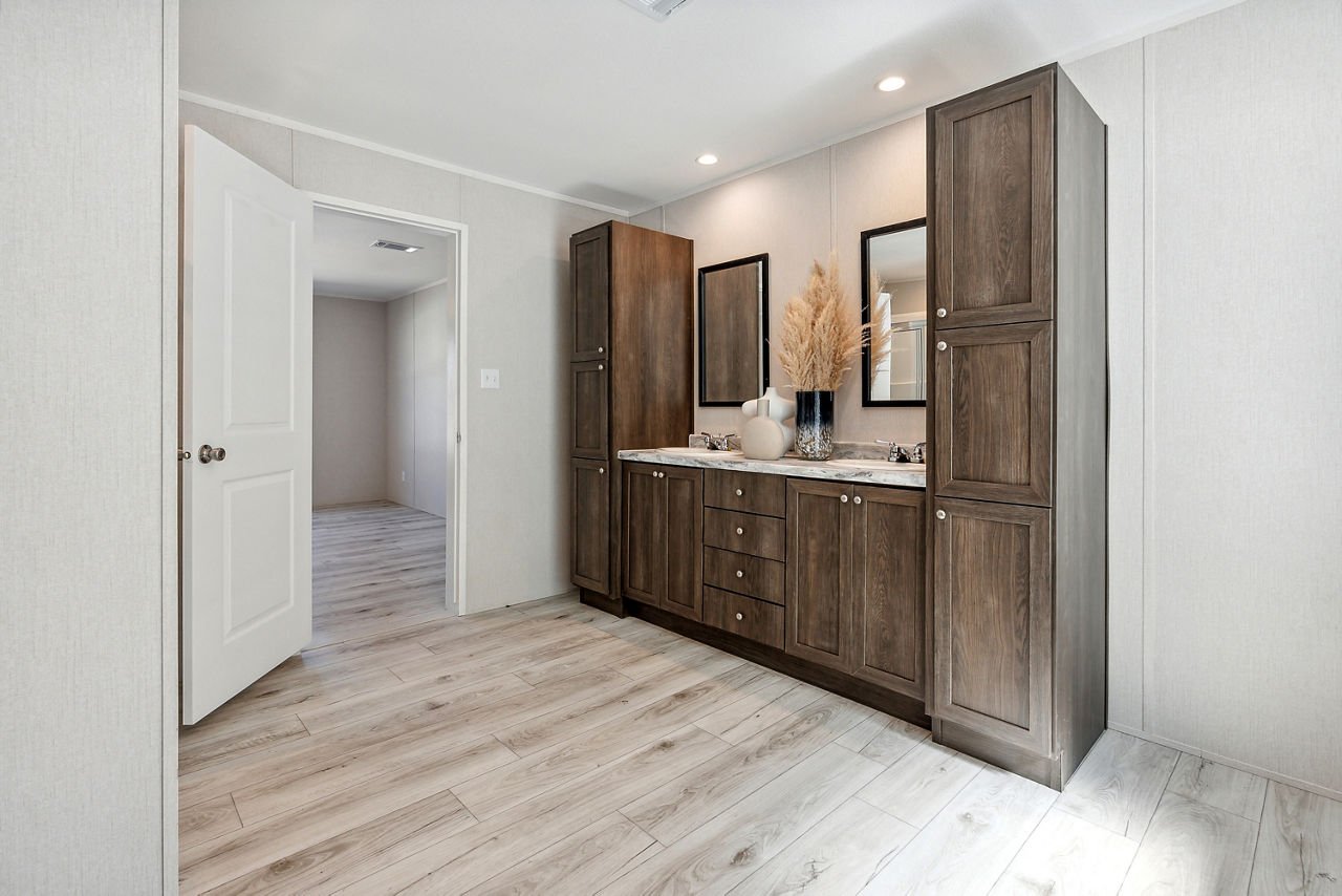 125-sheridan-RM3272A-primary-bath-2