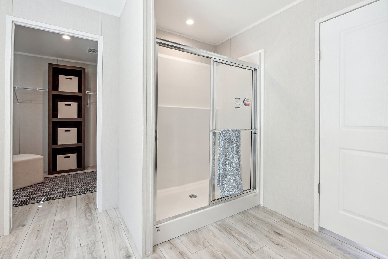 125-sheridan-RM3272A-primary-bath-3