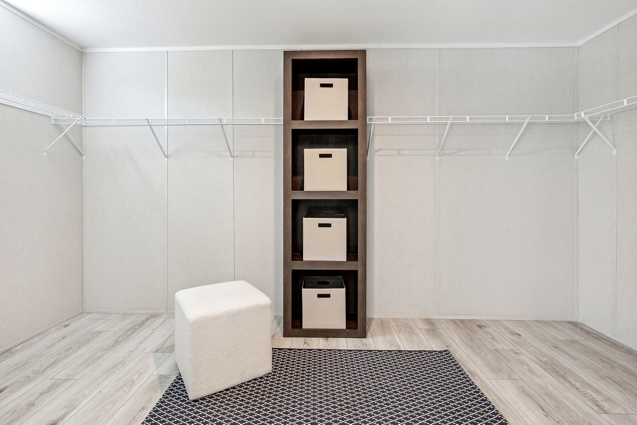 125-sheridan-RM3272A-primary-closet-1