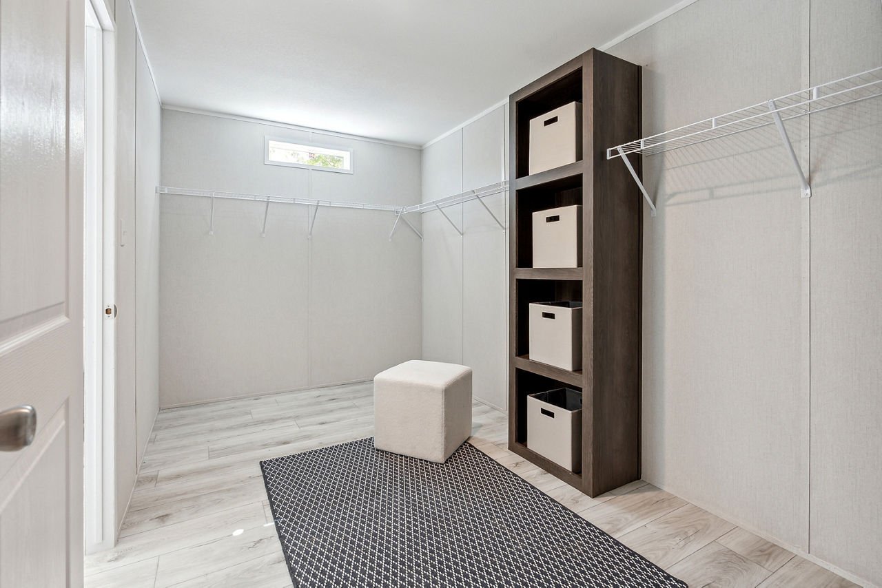 125-sheridan-RM3272A-primary-closet-2