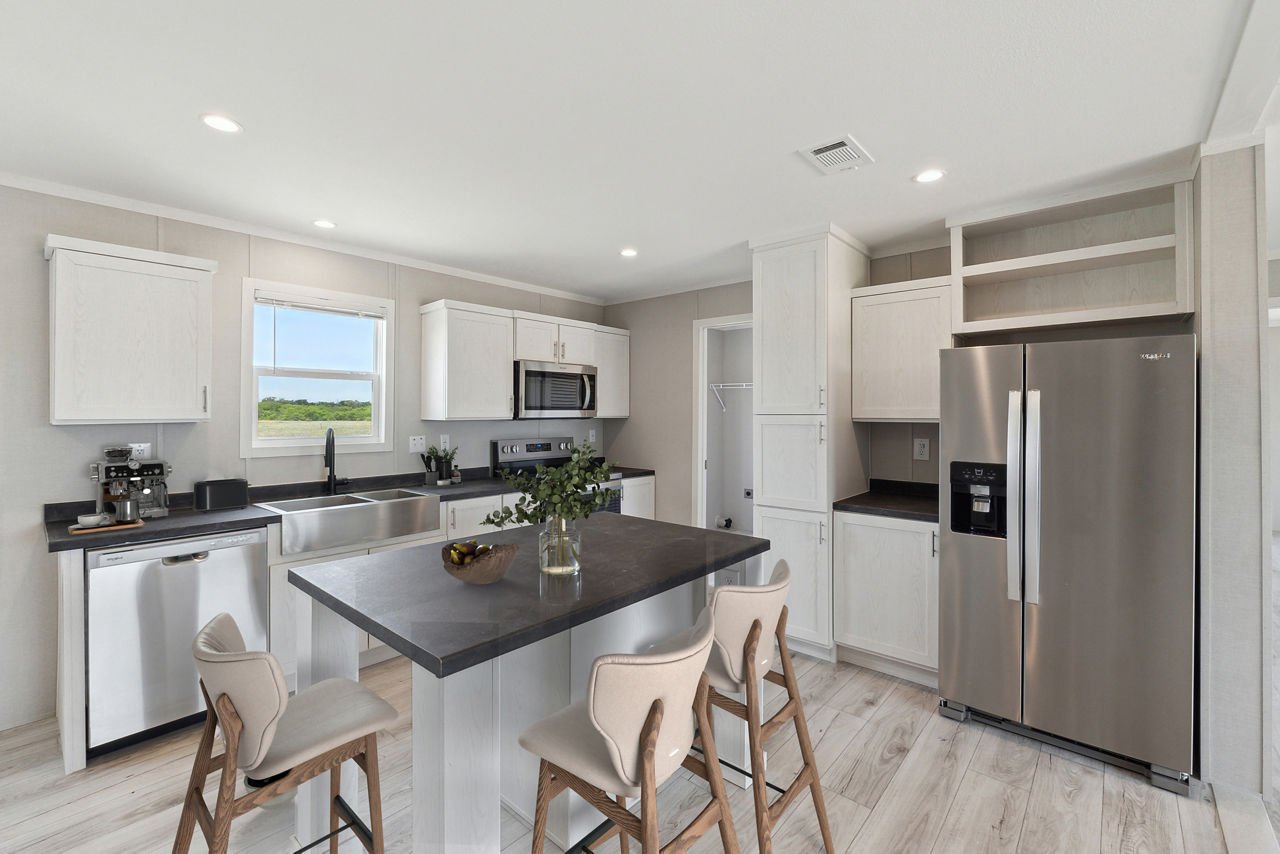 125-sheridan-rm2856b-kitchen-staged