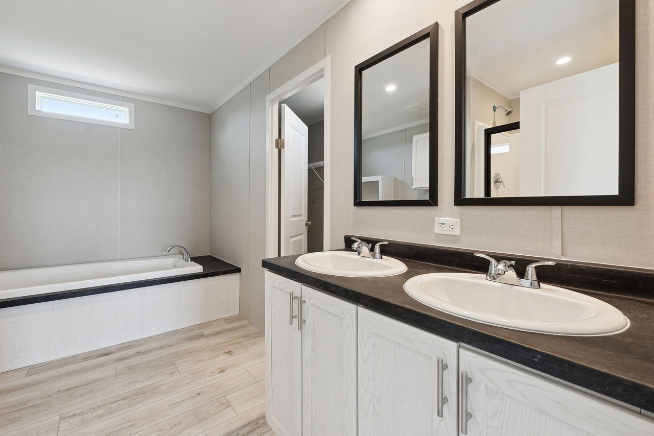 125-sheridan-rm2856b-primary-bath-1