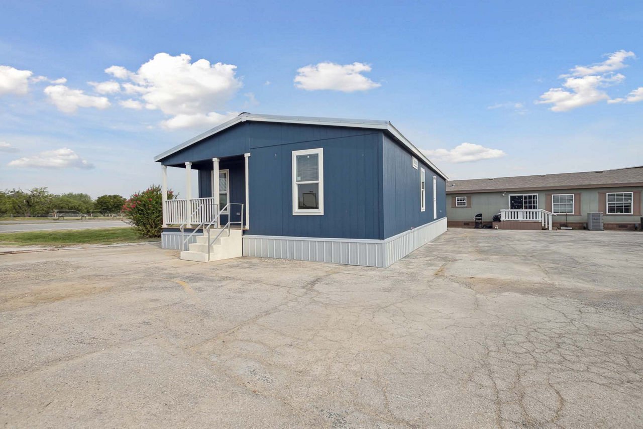 NM2852A Exterior (4)