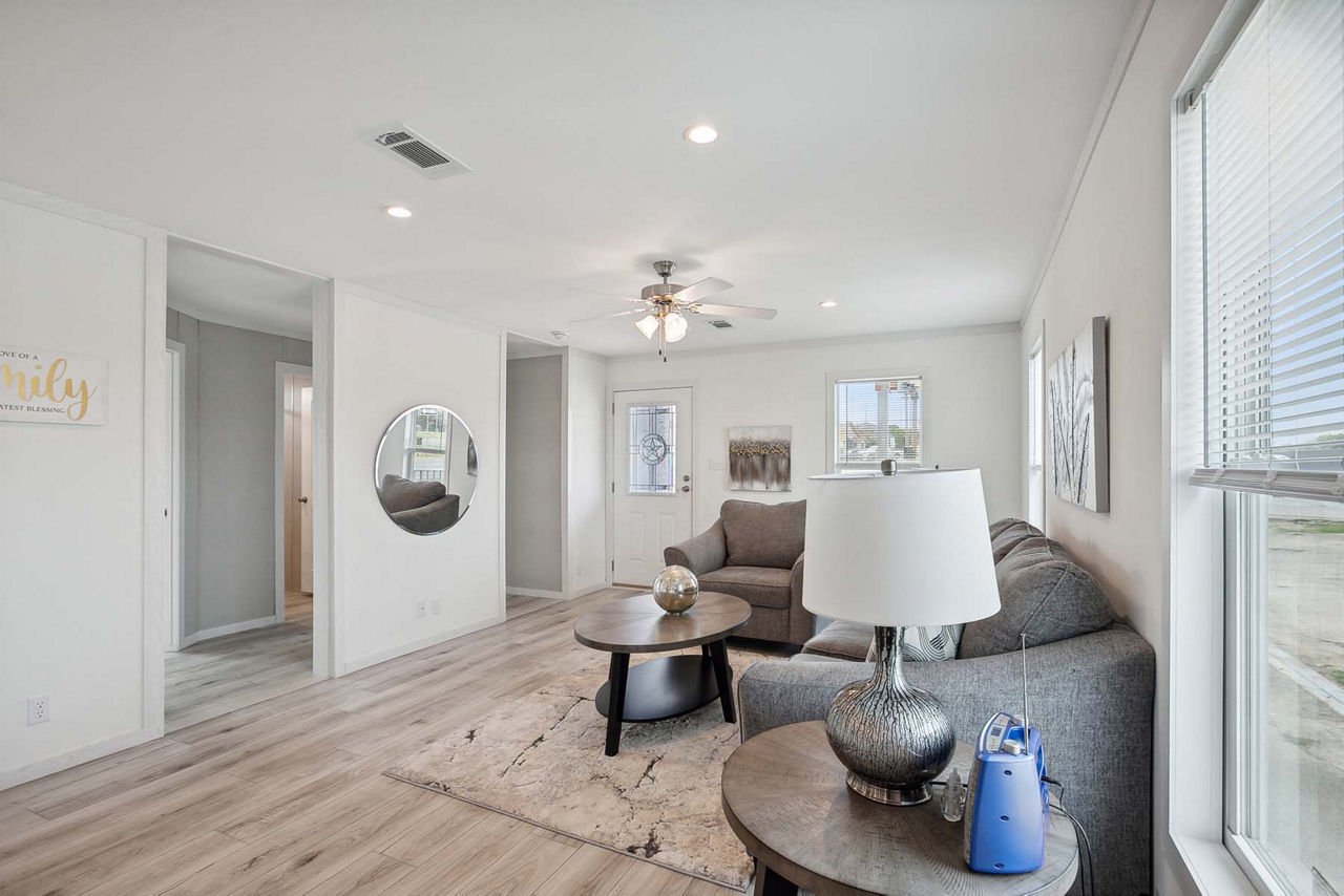 NM2852A Living Room (3)