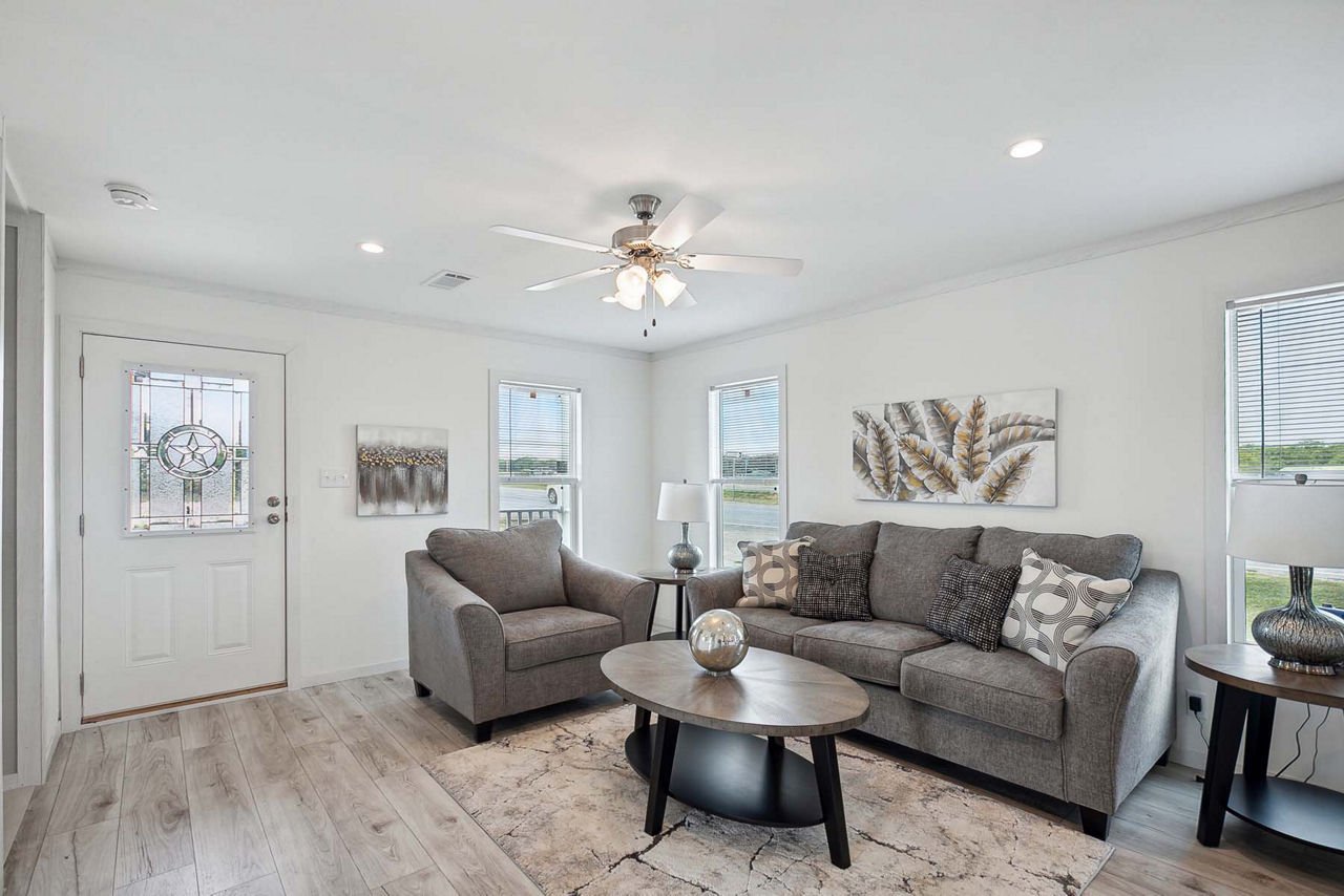 NM2852A Living Room (4)