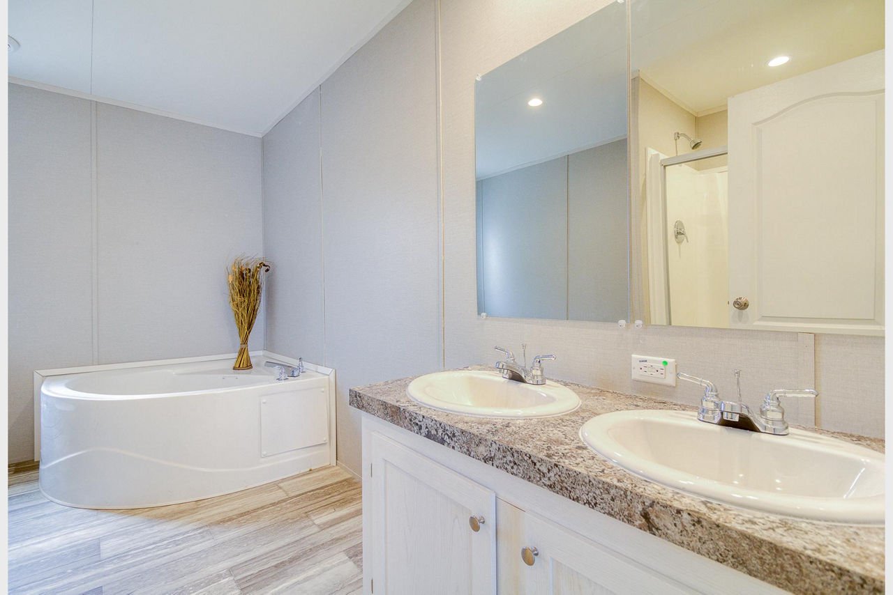 RM2848A-The-Springfield-Primary-Bath-1