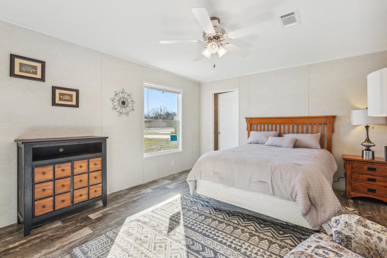 RM2848H-Primary-Bedroom-(1)