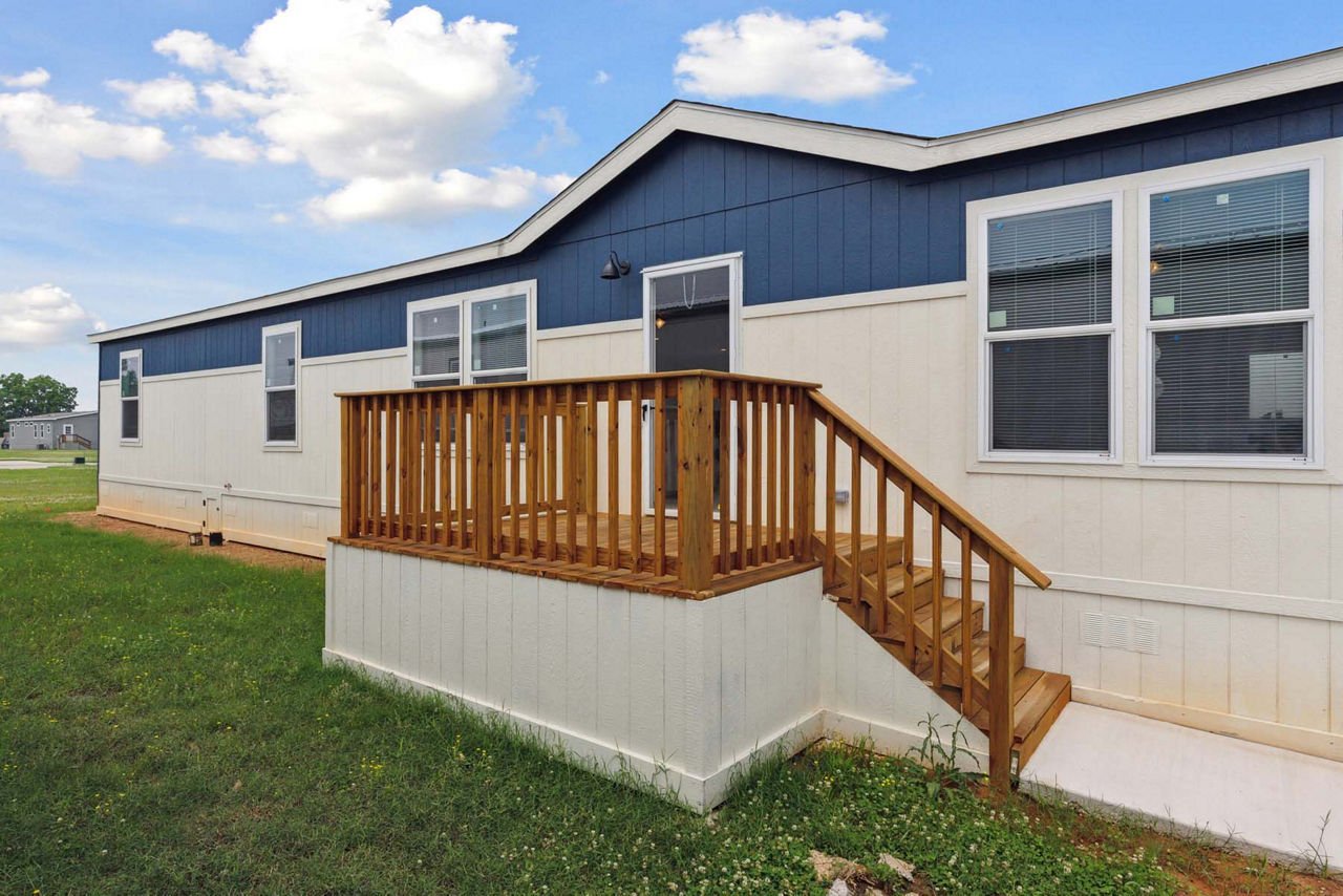 RM3264A Exterior (1)