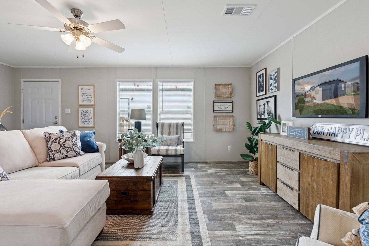 RM3264A Living Room (4)