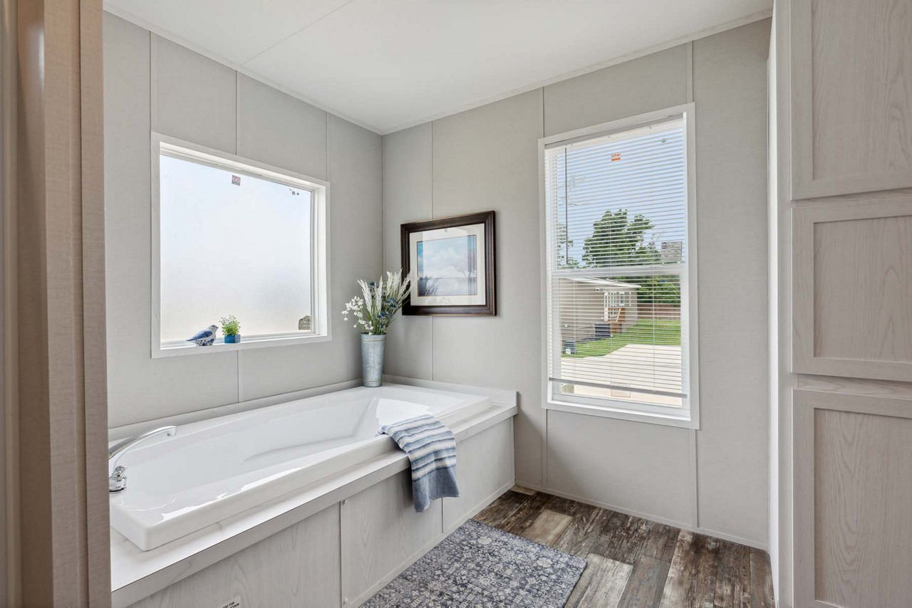 RM3264A Primary Bath (5)