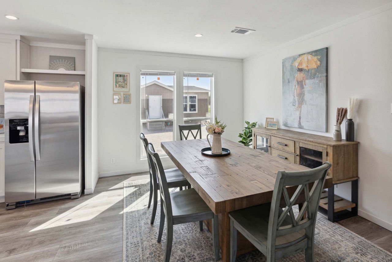 photosNew Moon 3276A 2024 Dining Room 2