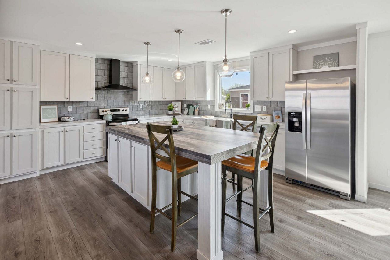 photosNew Moon 3276A 2024 Kitchen 1