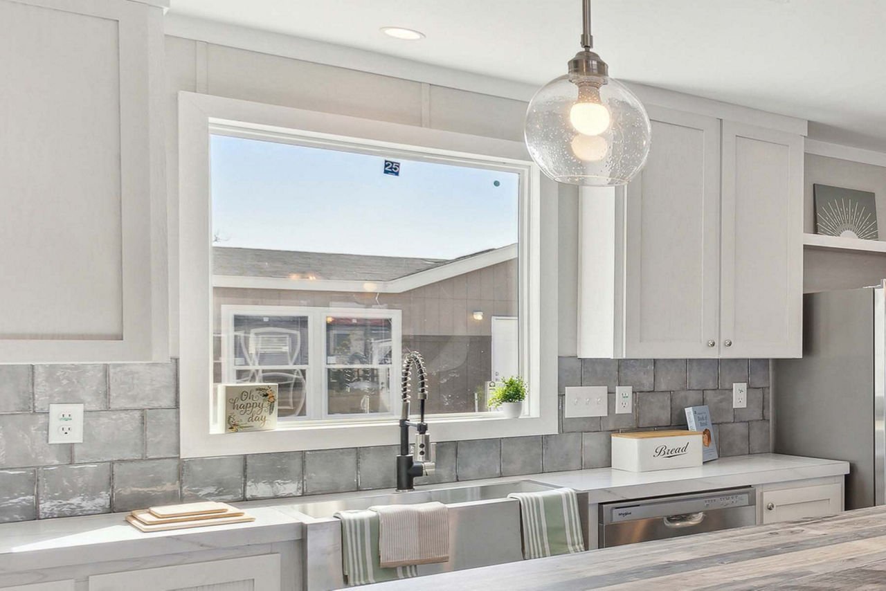 photosNew Moon 3276A 2024 Kitchen 4